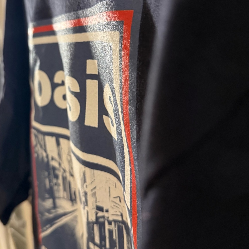 Oasis Band ‘25 Official Medium T-Shirt - Picture 2 of 5